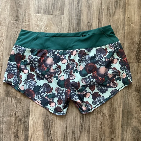 Oiselle Roga Shorts in Botanical Print Size 12 - Picture 5 of 5